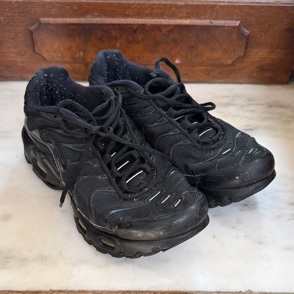 Nike Black Athletic Shoes